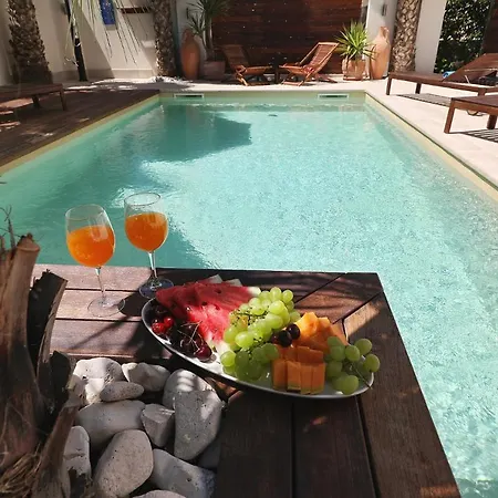 Villa Antisin With Heated Pool Apartman *