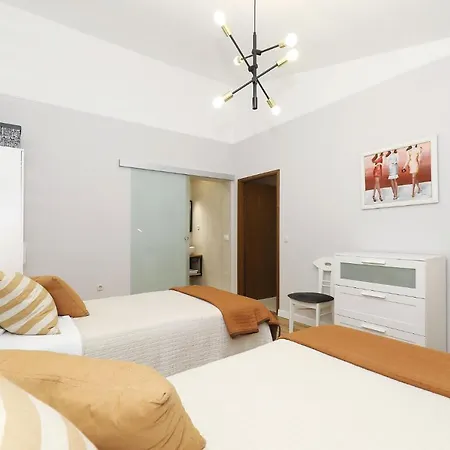 Villa Antisin With Heated Pool