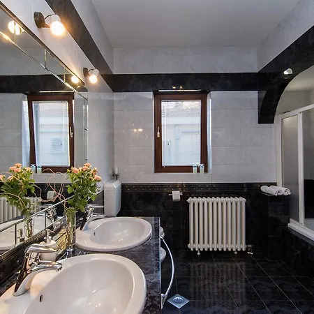 Villa Antisin With Heated Pool Zadar