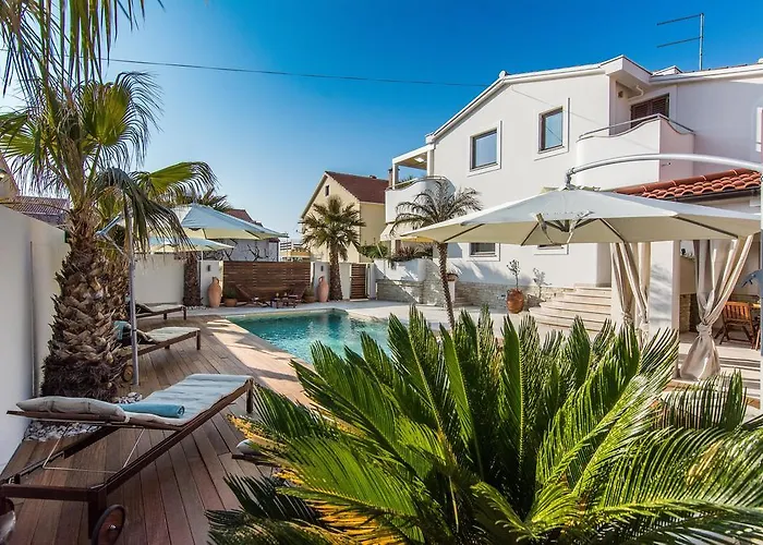 Antisin With Heated Pool Διαμέρισμα