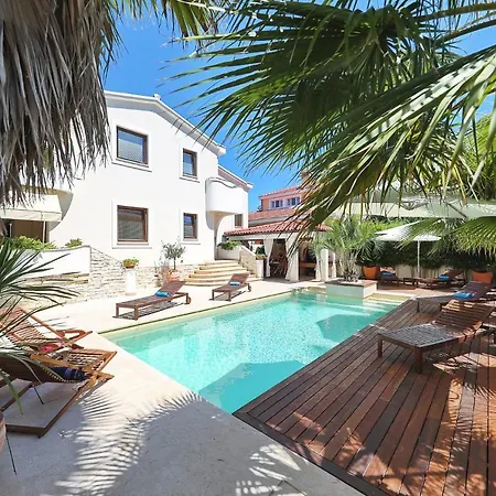 Apartment Villa Antisin With Heated Pool *