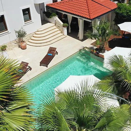 Villa Antisin With Heated Pool Apartment Zadar