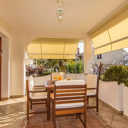 Villa Antisin With Heated Pool