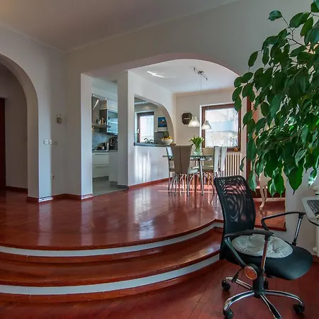 Appartement Antisin With Heated Pool